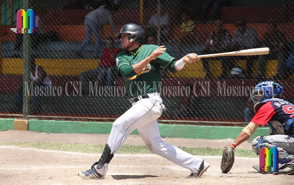 Johnny Trewin de los Indígenas de Matagalpa lleva dos jonrones en la Liga Sub-21. MOSAICO CSI